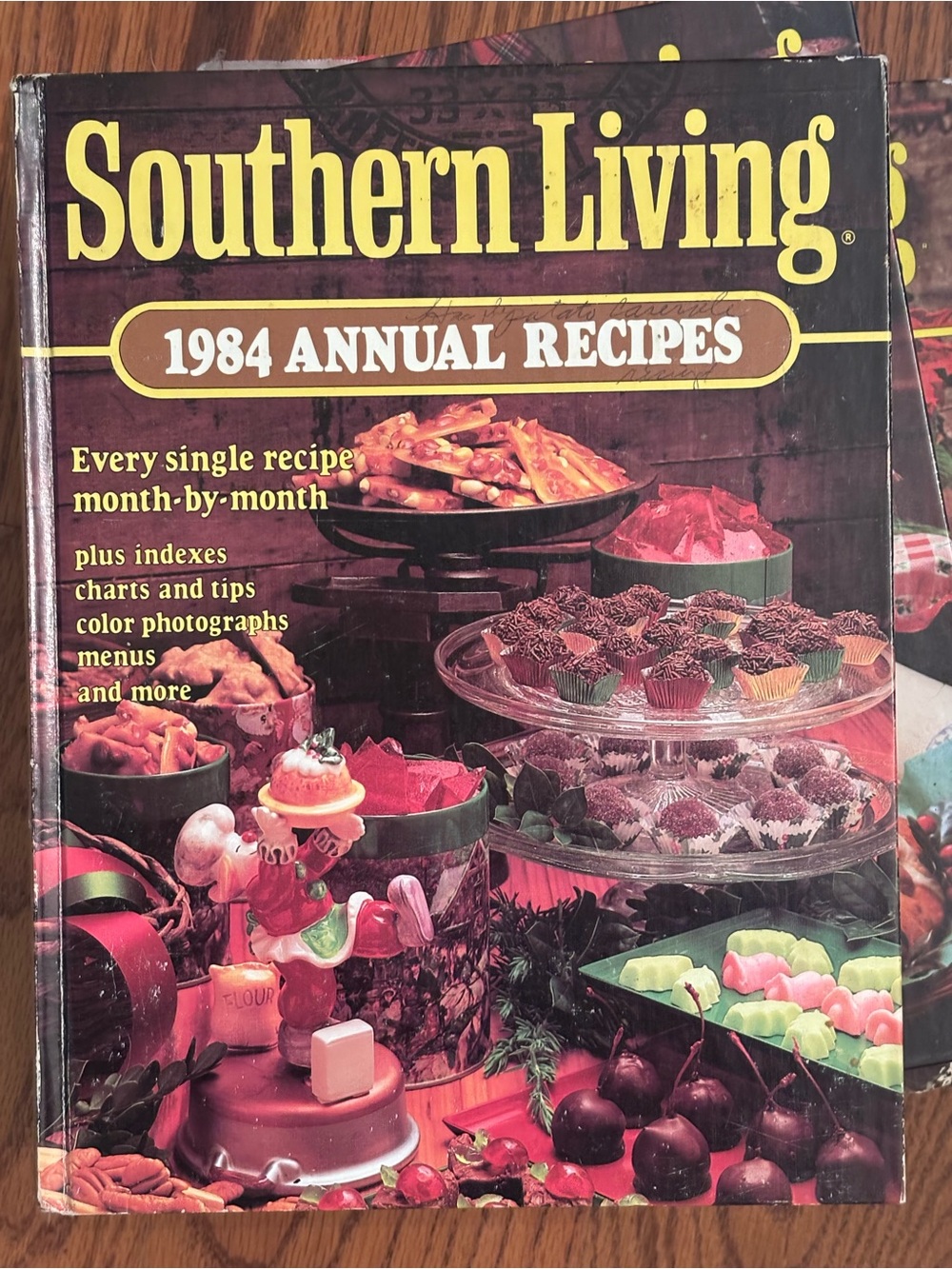 Southern Living 1984 Annual Recipes – Yellow & Brown Cover